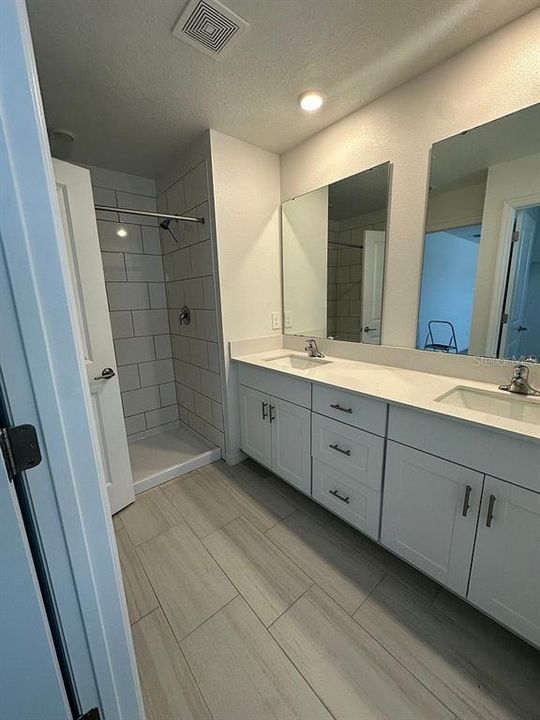 For Rent: $3,100 (6 beds, 3 baths, 2614 Square Feet)