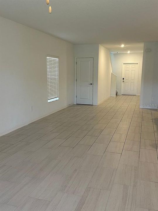 For Rent: $3,100 (6 beds, 3 baths, 2614 Square Feet)