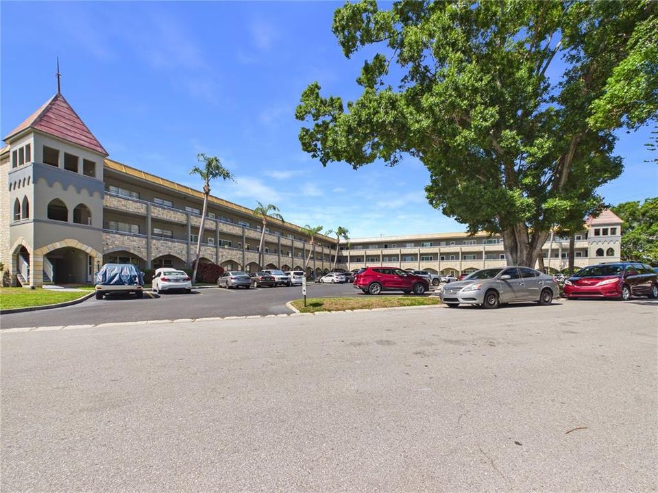 For Sale: $124,900 (2 beds, 1 baths, 1100 Square Feet)