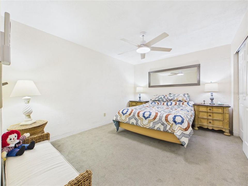 For Sale: $124,900 (2 beds, 1 baths, 1100 Square Feet)