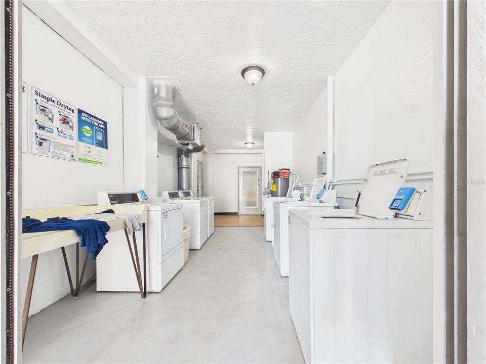 For Sale: $124,900 (2 beds, 1 baths, 1100 Square Feet)