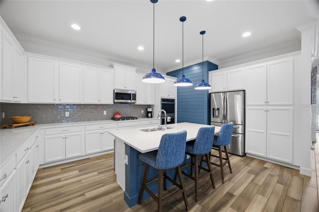 For Sale: $395,000 (3 beds, 2 baths, 1982 Square Feet)