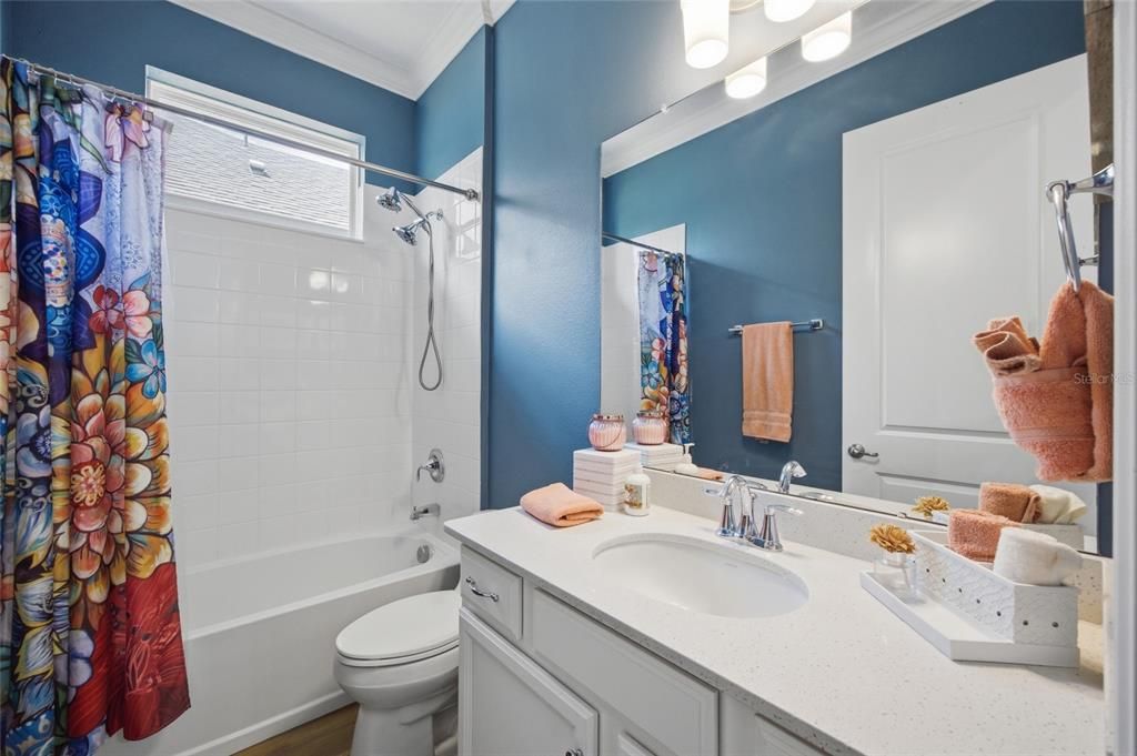 For Sale: $395,000 (3 beds, 2 baths, 1982 Square Feet)