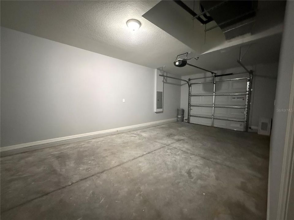 Active With Contract: $209,900 (3 beds, 2 baths, 1232 Square Feet)