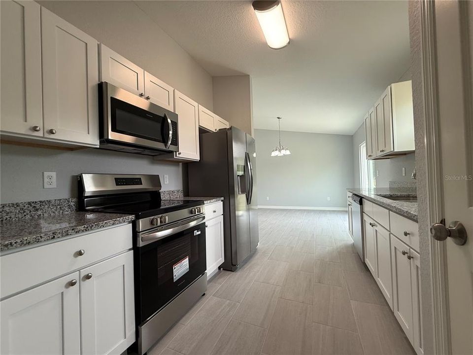 Active With Contract: $209,900 (3 beds, 2 baths, 1232 Square Feet)