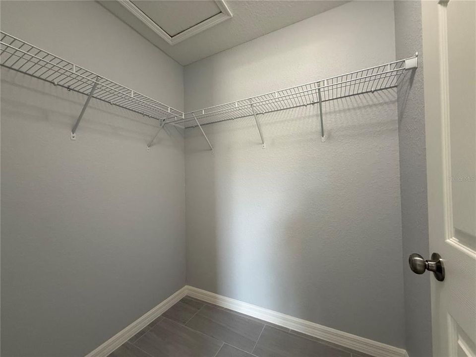 Active With Contract: $209,900 (3 beds, 2 baths, 1232 Square Feet)