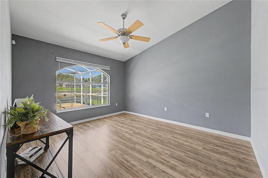 Activo con contrato: $429,000 (3 camas, 3 baños, 1818 Pies cuadrados)