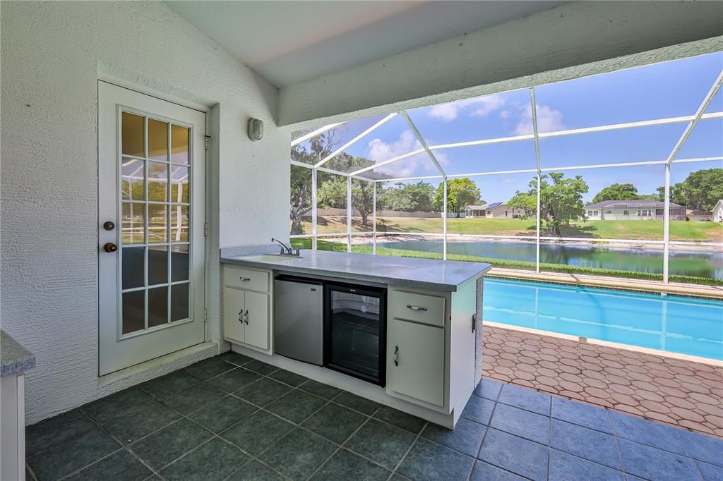 Activo con contrato: $429,000 (3 camas, 3 baños, 1818 Pies cuadrados)