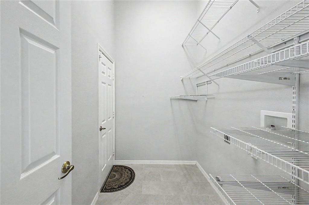 Activo con contrato: $429,000 (3 camas, 3 baños, 1818 Pies cuadrados)