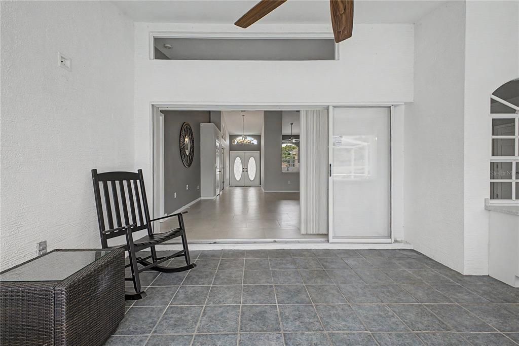 Activo con contrato: $429,000 (3 camas, 3 baños, 1818 Pies cuadrados)