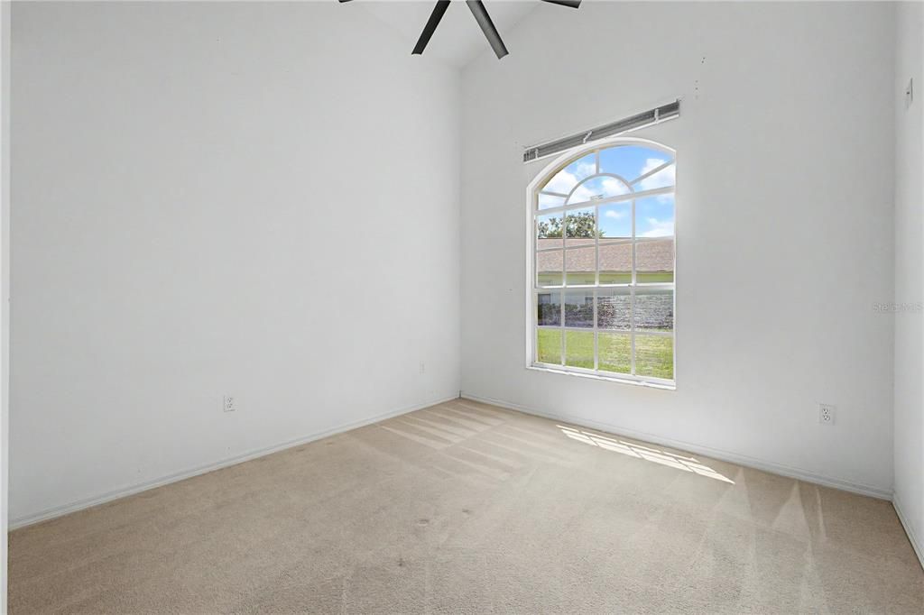 Activo con contrato: $429,000 (3 camas, 3 baños, 1818 Pies cuadrados)