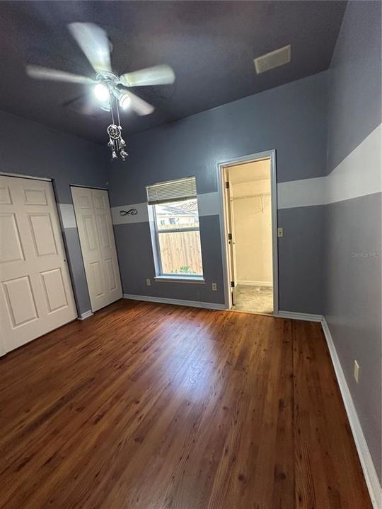 For Sale: $269,900 (2 beds, 1 baths, 800 Square Feet)