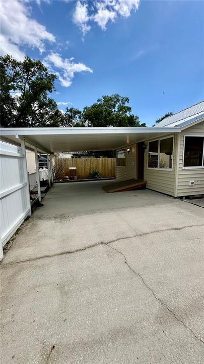For Sale: $269,900 (2 beds, 1 baths, 800 Square Feet)