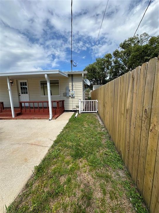 For Sale: $269,900 (2 beds, 1 baths, 800 Square Feet)