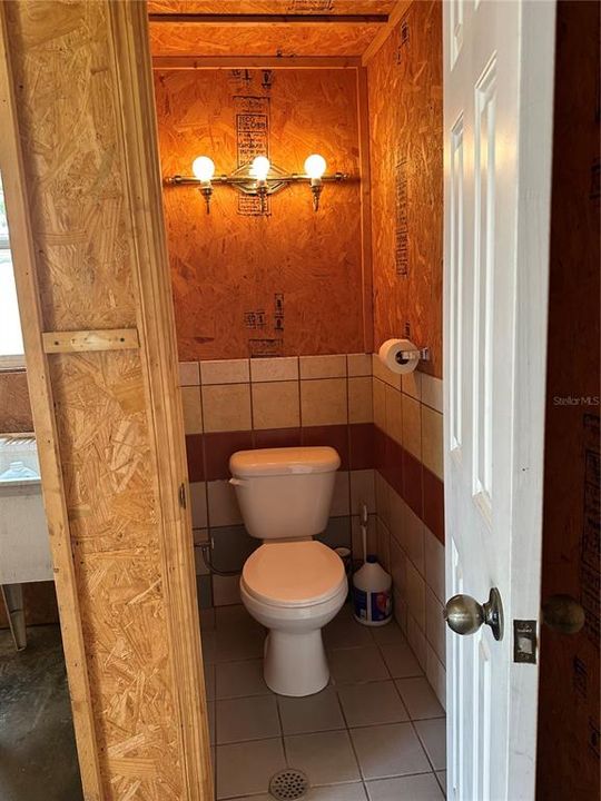 For Sale: $269,900 (2 beds, 1 baths, 800 Square Feet)