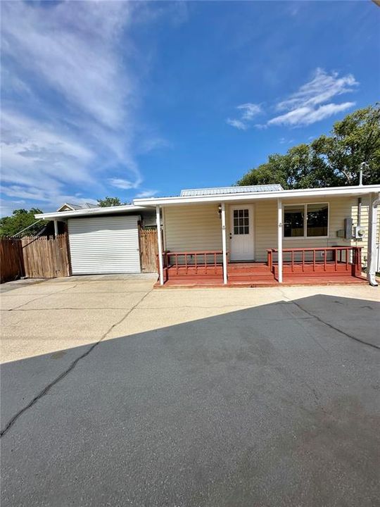 For Sale: $269,900 (2 beds, 1 baths, 800 Square Feet)