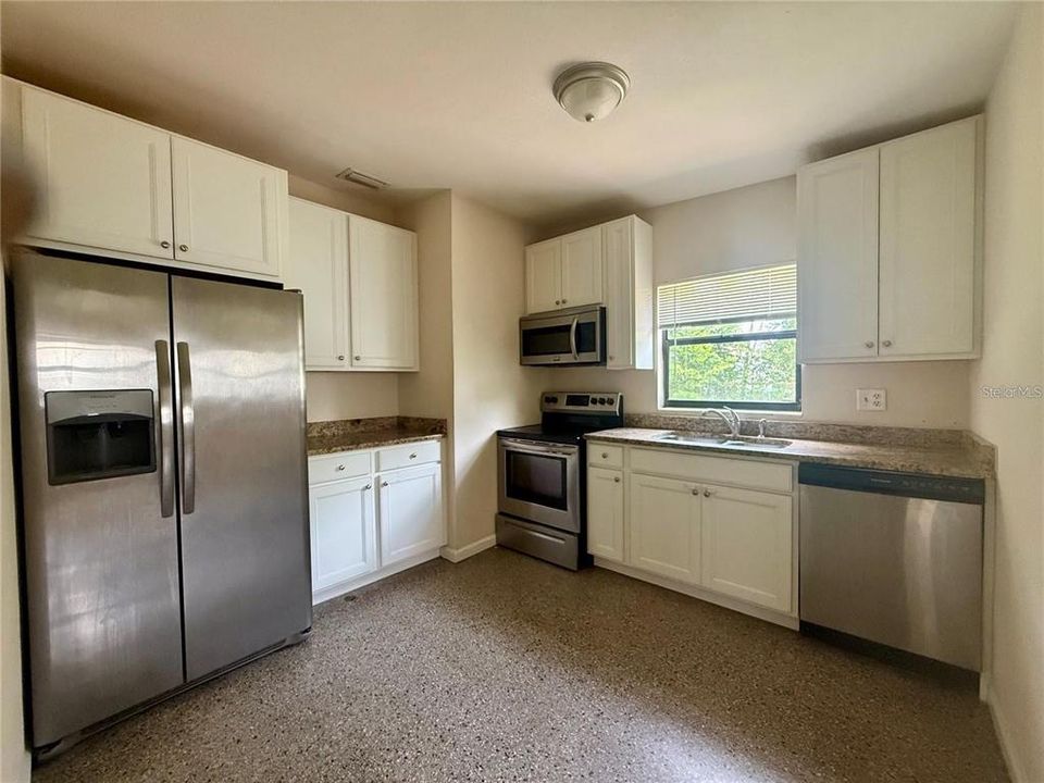В аренду: $1,850 (2 спален, 1 ванн, 1078 Квадратных фут)