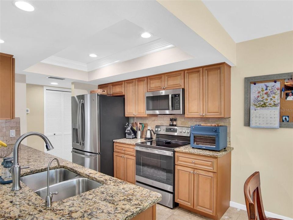 Activo con contrato: $479,000 (5 camas, 2 baños, 2351 Pies cuadrados)