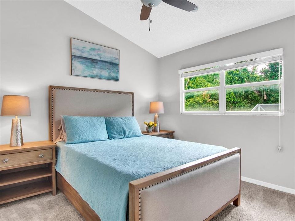 Activo con contrato: $479,000 (5 camas, 2 baños, 2351 Pies cuadrados)