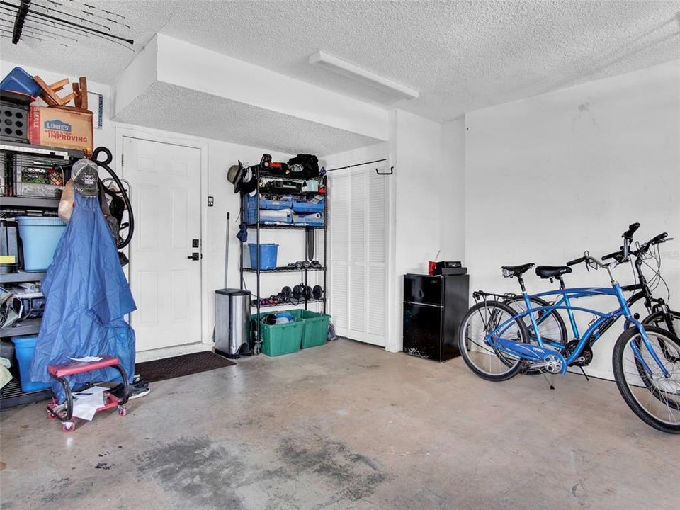 Activo con contrato: $479,000 (5 camas, 2 baños, 2351 Pies cuadrados)