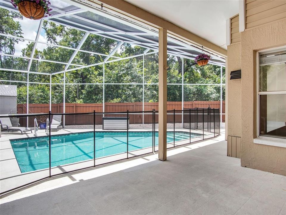 Activo con contrato: $479,000 (5 camas, 2 baños, 2351 Pies cuadrados)