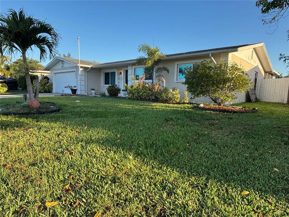 Active With Contract: $429,000 (3 beds, 2 baths, 1840 Square Feet)