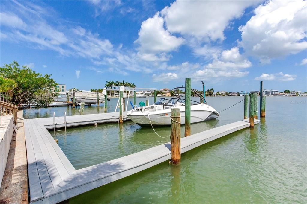 For Sale: $1,695,000 (3 beds, 2 baths, 2705 Square Feet)