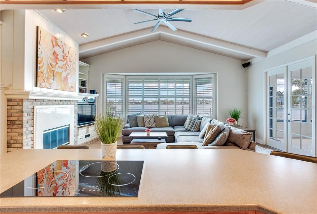 For Sale: $1,695,000 (3 beds, 2 baths, 2705 Square Feet)