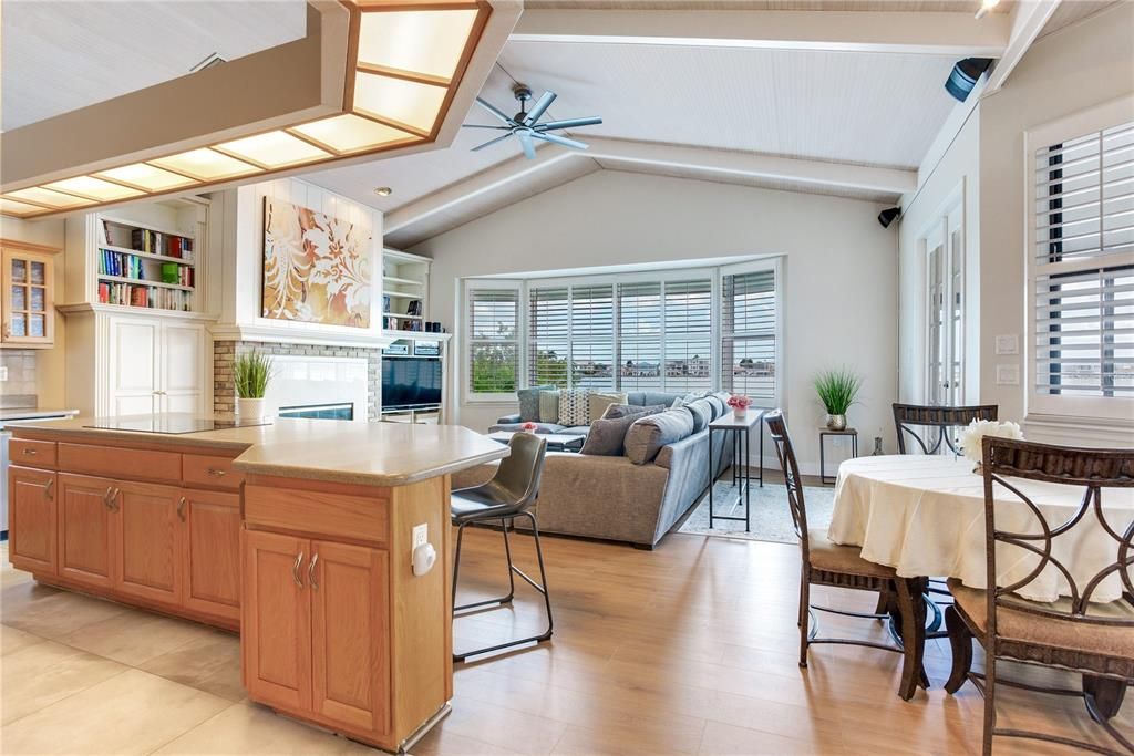 For Sale: $1,695,000 (3 beds, 2 baths, 2705 Square Feet)