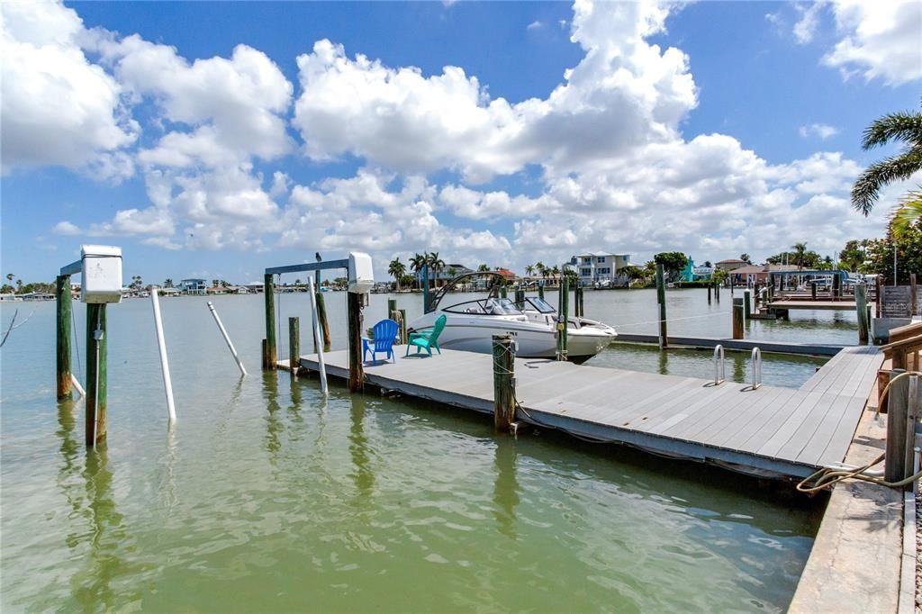 For Sale: $1,695,000 (3 beds, 2 baths, 2705 Square Feet)