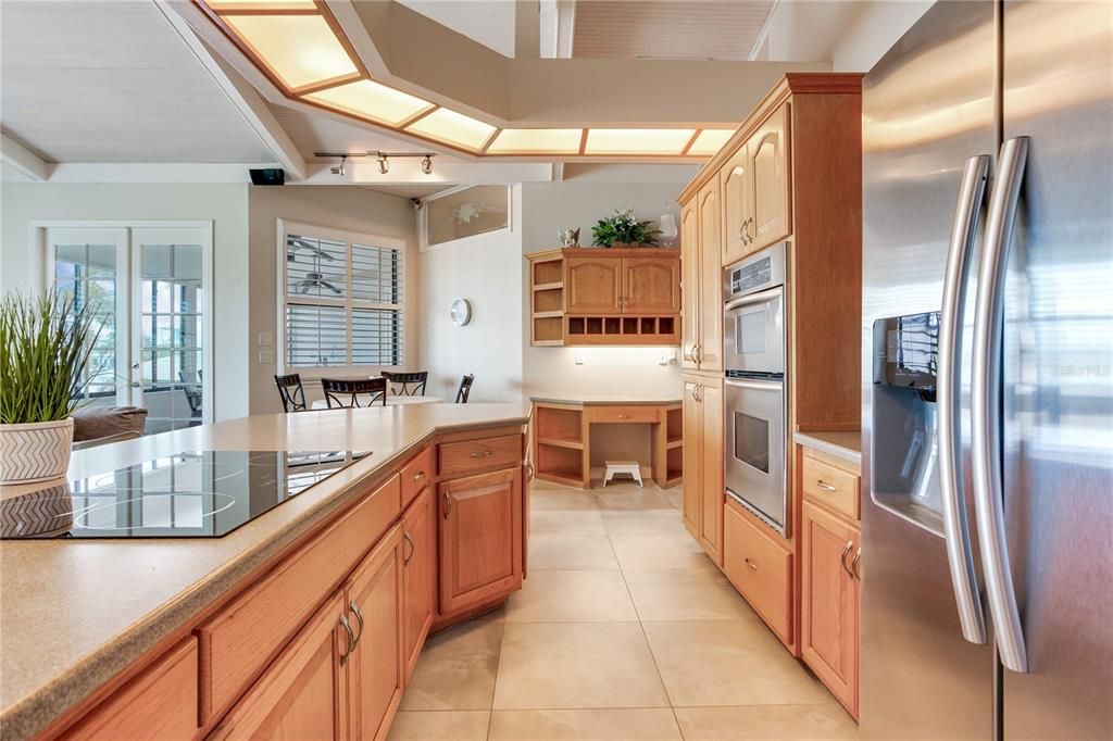 For Sale: $1,695,000 (3 beds, 2 baths, 2705 Square Feet)