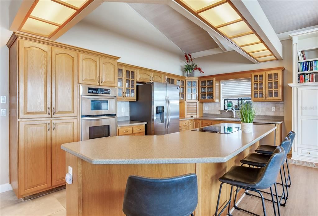 For Sale: $1,695,000 (3 beds, 2 baths, 2705 Square Feet)