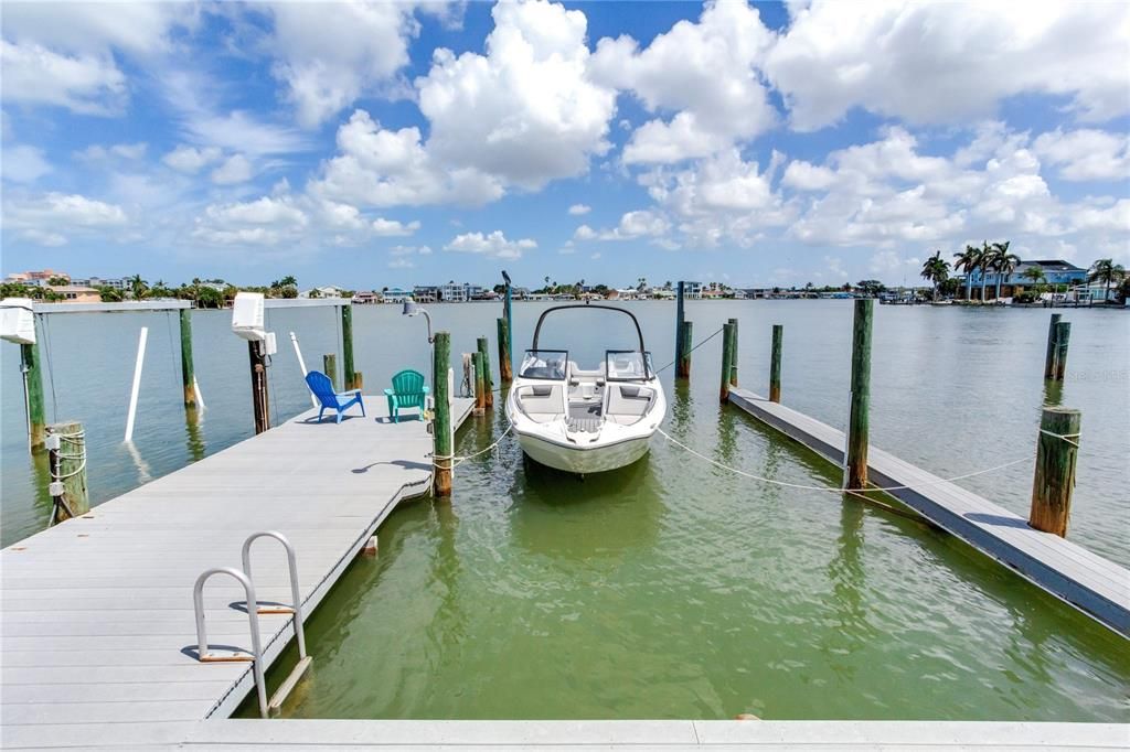 For Sale: $1,695,000 (3 beds, 2 baths, 2705 Square Feet)