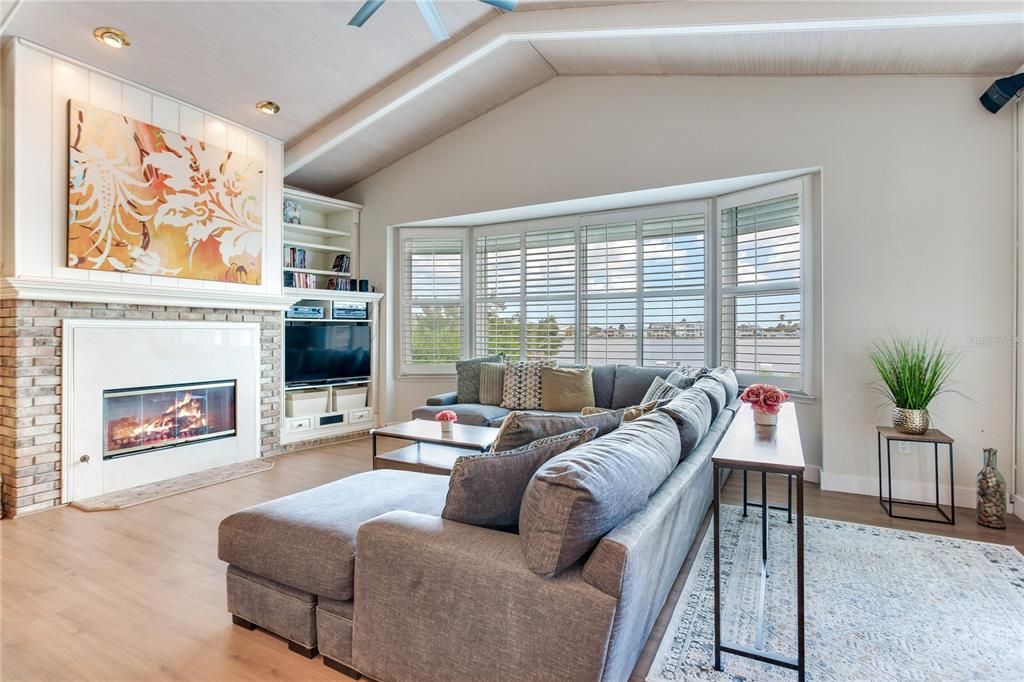 For Sale: $1,695,000 (3 beds, 2 baths, 2705 Square Feet)