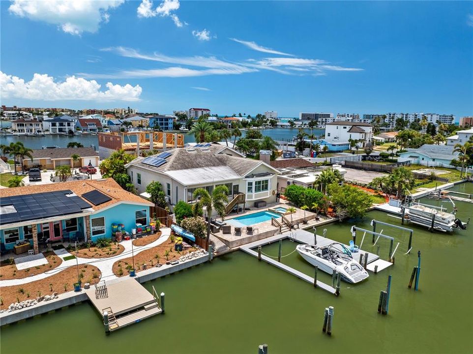 For Sale: $1,695,000 (3 beds, 2 baths, 2705 Square Feet)