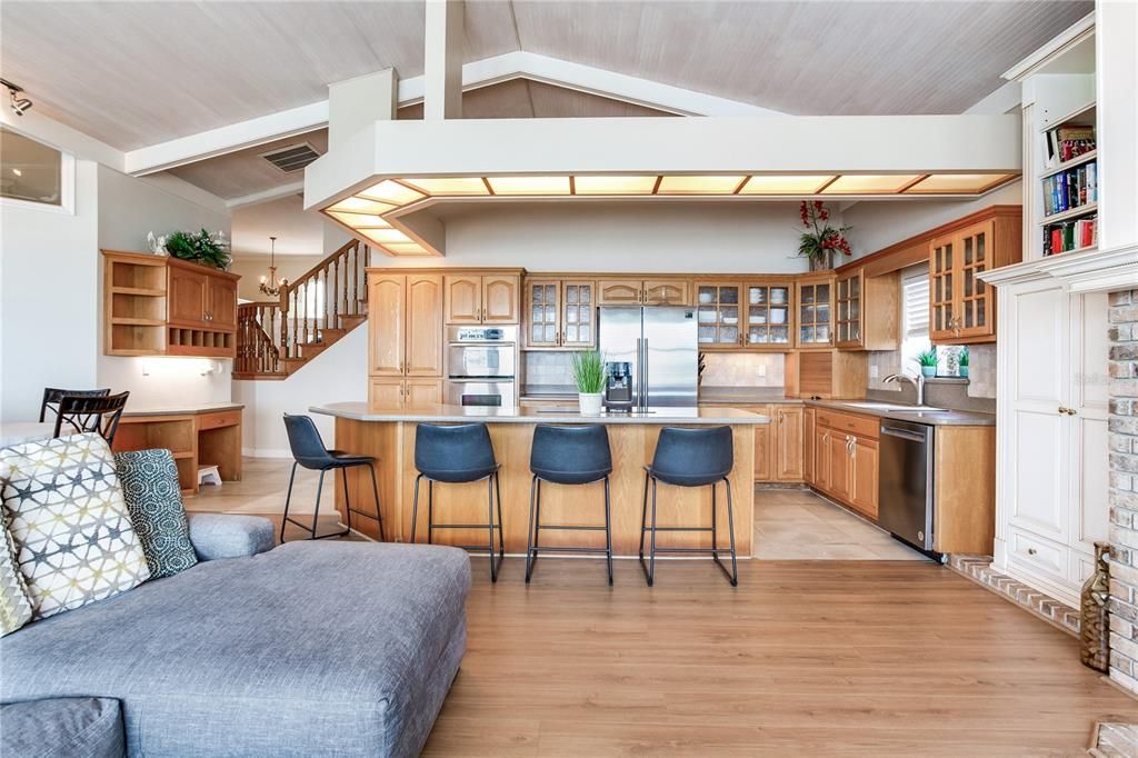 For Sale: $1,695,000 (3 beds, 2 baths, 2705 Square Feet)
