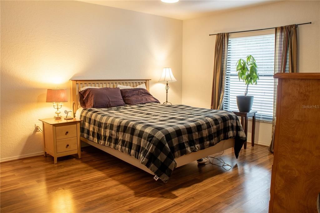 Activo con contrato: $274,900 (3 camas, 2 baños, 1472 Pies cuadrados)
