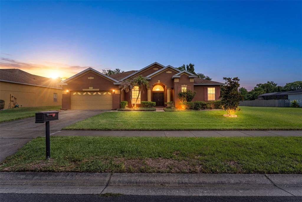 For Sale: $580,000 (4 beds, 3 baths, 2578 Square Feet)