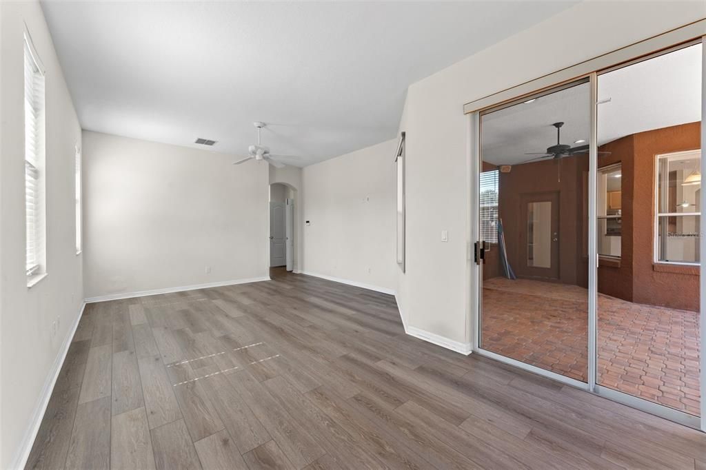 For Sale: $580,000 (4 beds, 3 baths, 2578 Square Feet)