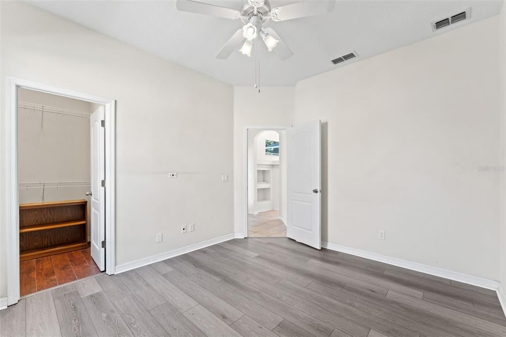 For Sale: $580,000 (4 beds, 3 baths, 2578 Square Feet)