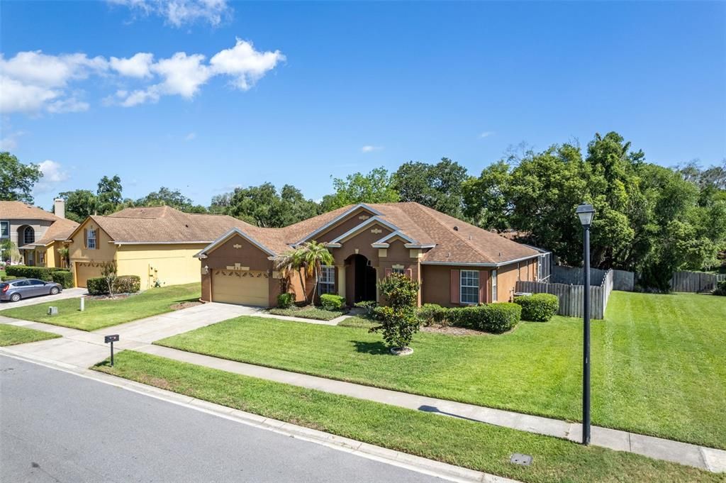 For Sale: $580,000 (4 beds, 3 baths, 2578 Square Feet)