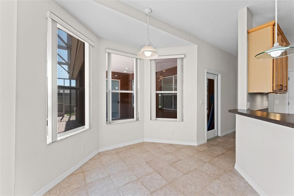 For Sale: $580,000 (4 beds, 3 baths, 2578 Square Feet)