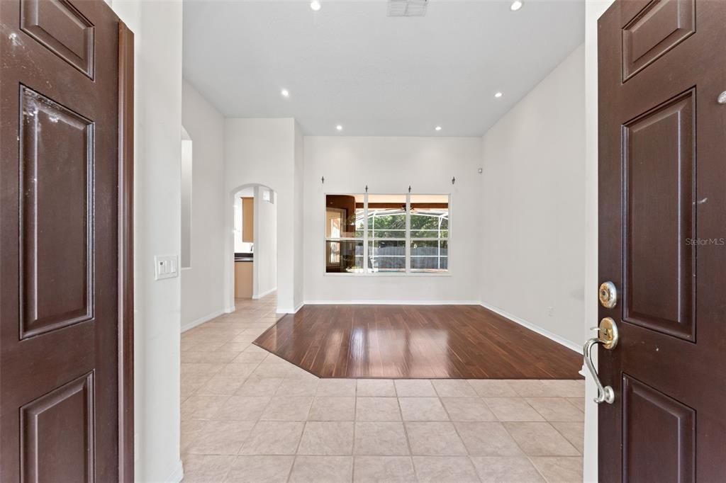 For Sale: $580,000 (4 beds, 3 baths, 2578 Square Feet)