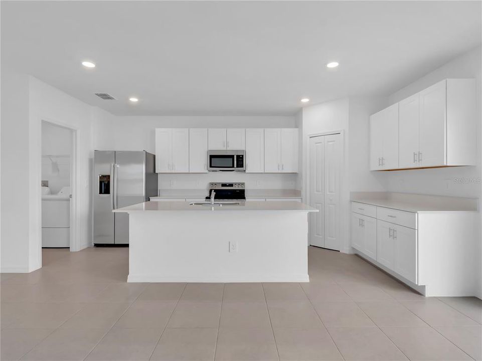 For Rent: $2,700 (5 beds, 3 baths, 2200 Square Feet)