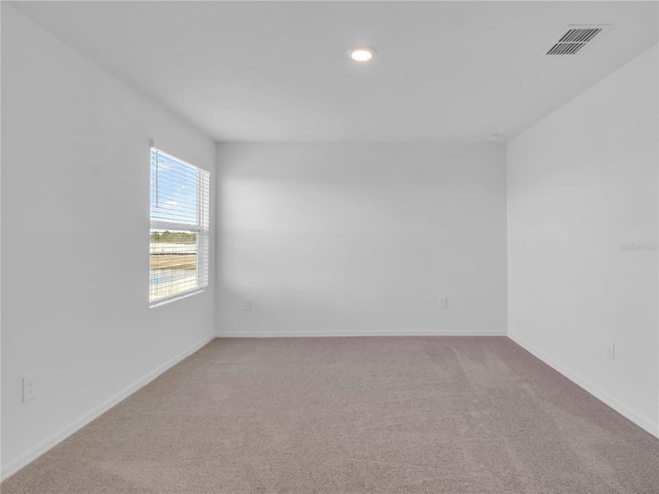 For Rent: $2,700 (5 beds, 3 baths, 2200 Square Feet)