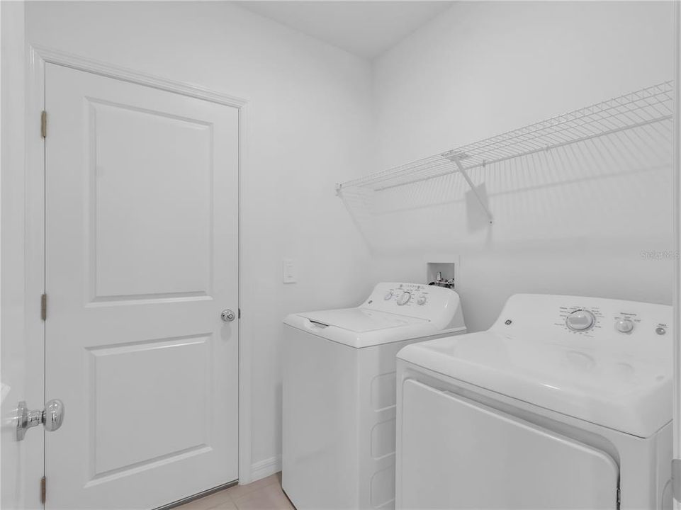 For Rent: $2,700 (5 beds, 3 baths, 2200 Square Feet)
