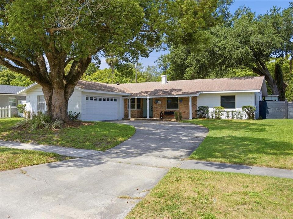 En Venta: $579,000 (4 camas, 2 baños, 1660 Pies cuadrados)