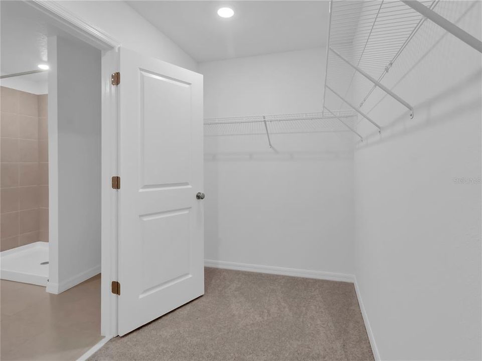 For Rent: $2,650 (5 beds, 3 baths, 2200 Square Feet)