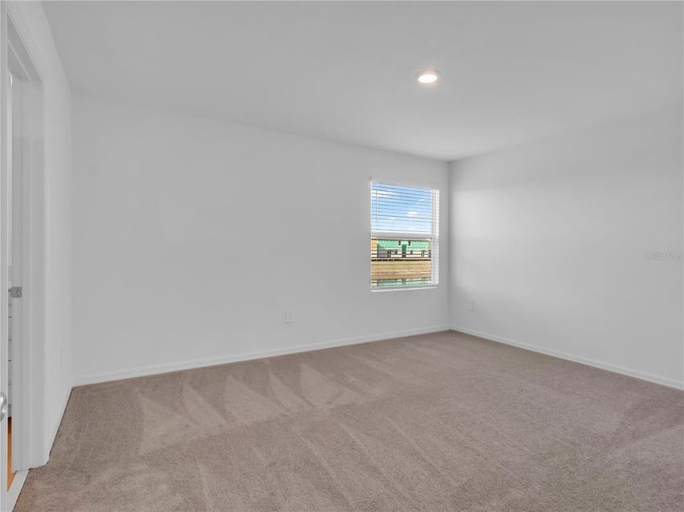 For Rent: $2,650 (5 beds, 3 baths, 2200 Square Feet)
