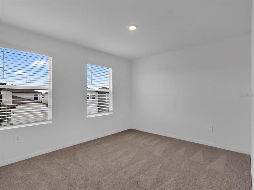 For Rent: $2,650 (5 beds, 3 baths, 2200 Square Feet)